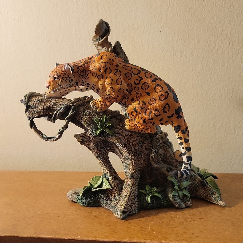 Danbury Mint Leopard Climbing Called Jungle Predator